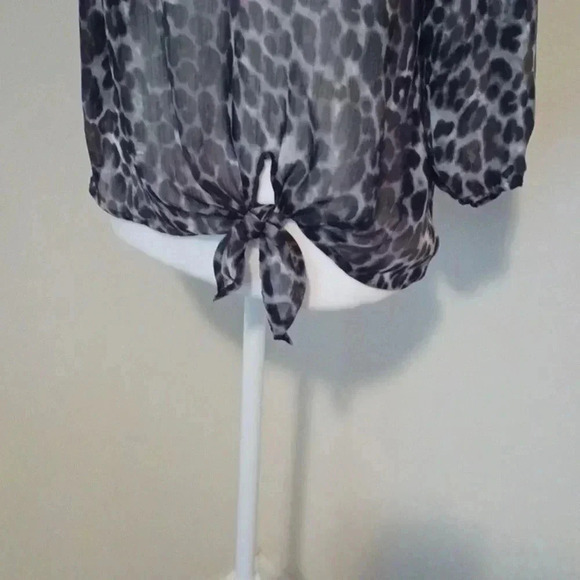 💙🌺Animal print top - Picture 5 of 8